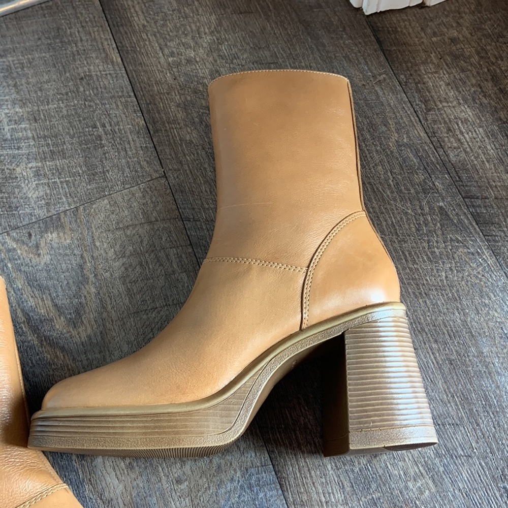 Steve Madden Tan Ankle Boots - Picture 5 of 14